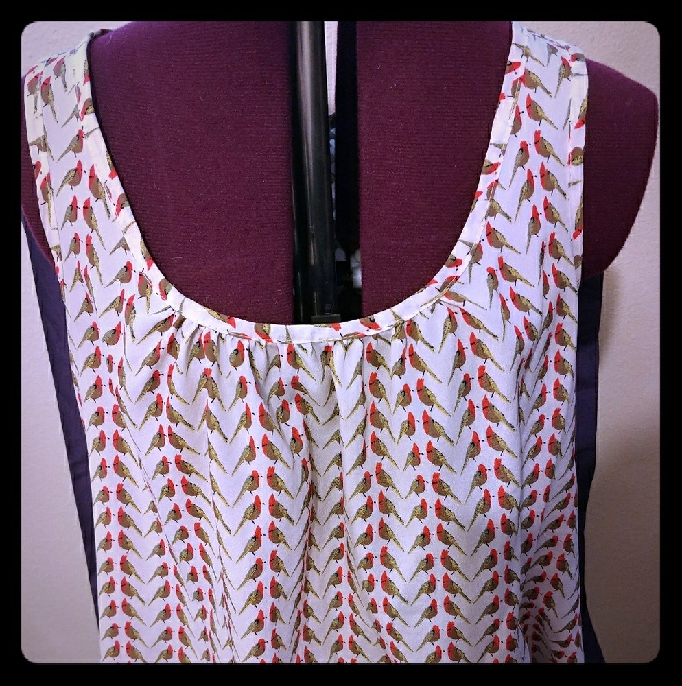 🐦Tank top blouse with birds on it 🐦